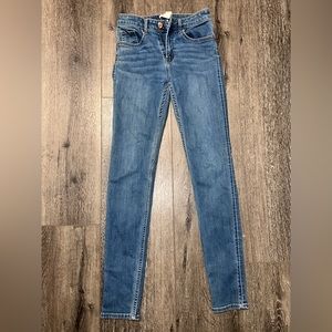 H&M Women's Size 2 Medium Wash Blue Denim Super Skinny Shaping Jeans EUC